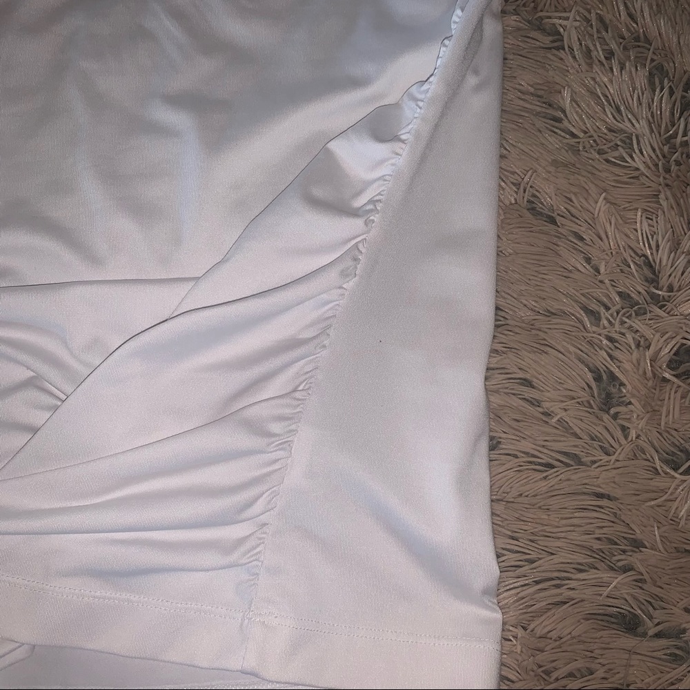 TAIL Activewear Size S - Picture 8 of 9